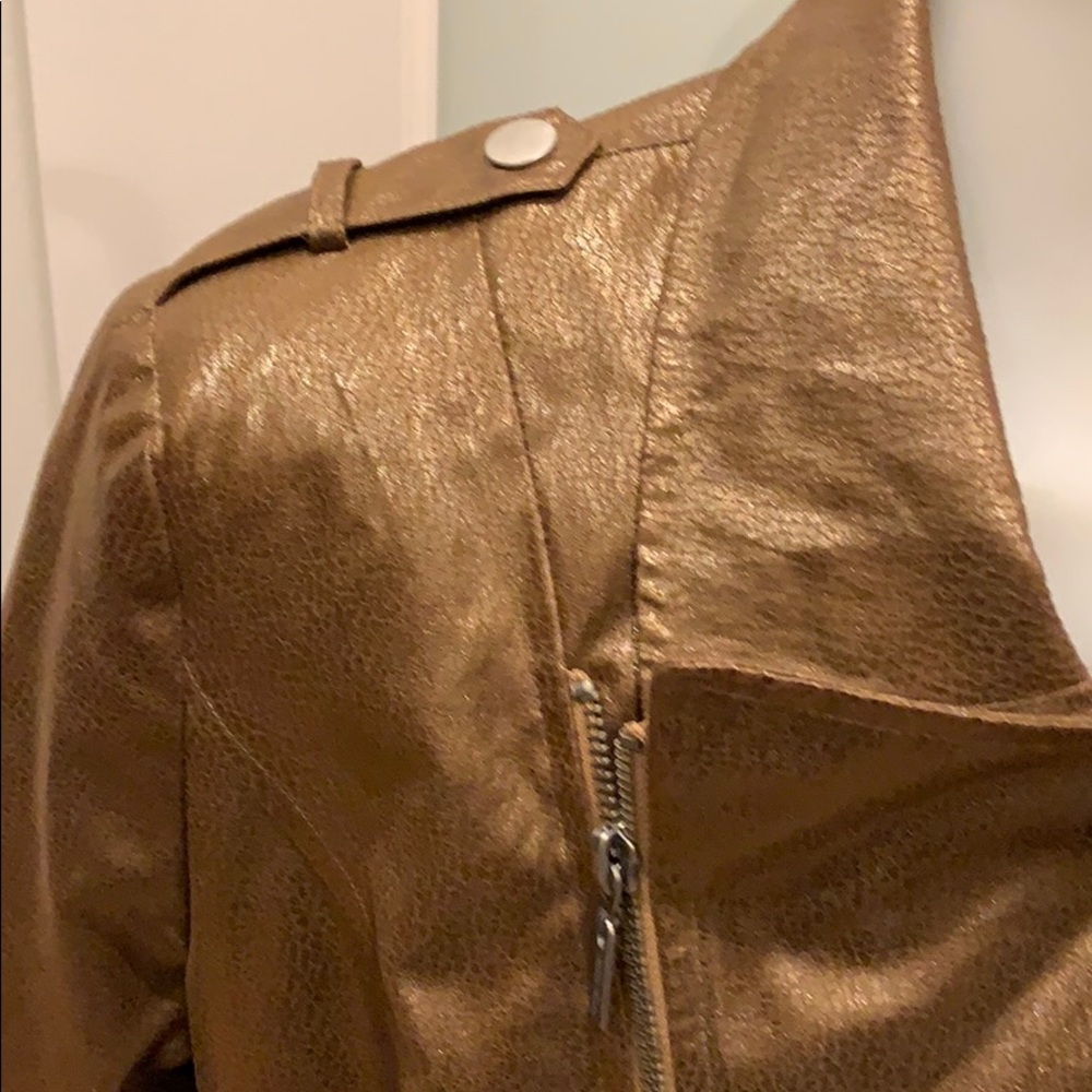 Cute, Light Jacket! - image 5